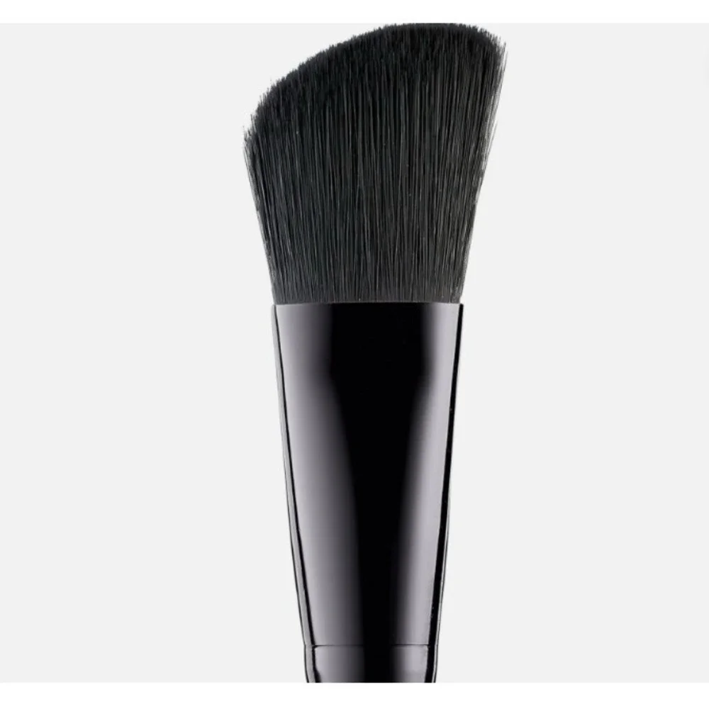 E.l.f. Professional Angled Foundation Vegan Brush 84005